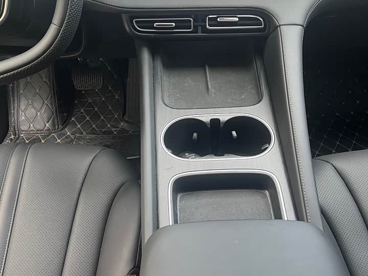 Фото 9 - Roewe D7