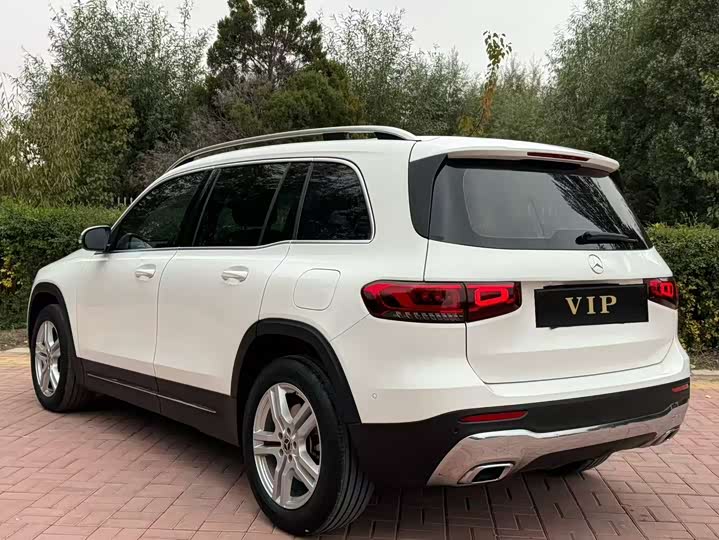 Фото 9 - Mercedes-Benz GLB-Class