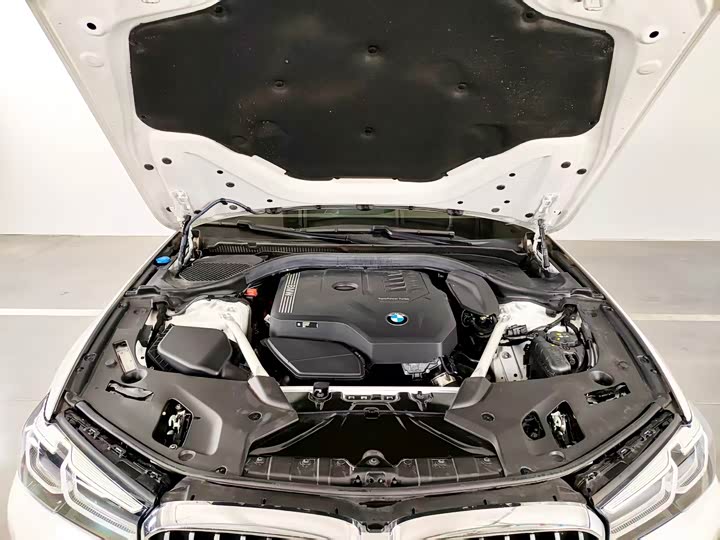 Фото 17 - BMW 5 Series