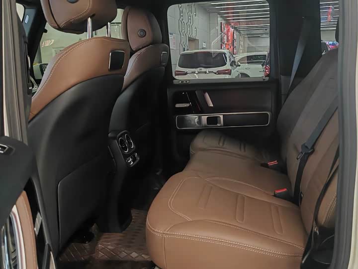 Фото 9 - Mercedes-Benz G-Class