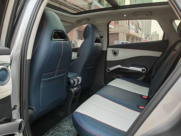 Фото 10 - BYD Yuan Plus