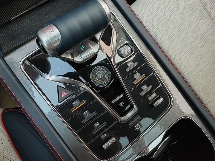 Фото 14 - BYD Yuan Plus