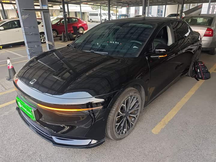 Фото 1 - Zeekr 007