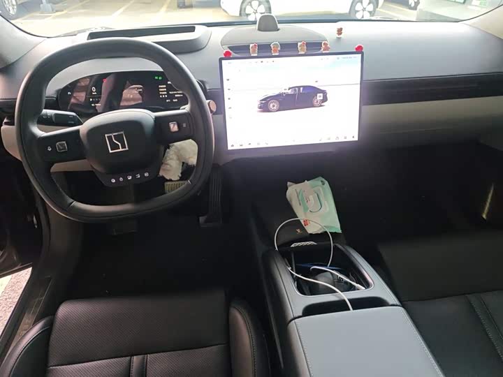 Фото 10 - Zeekr 007