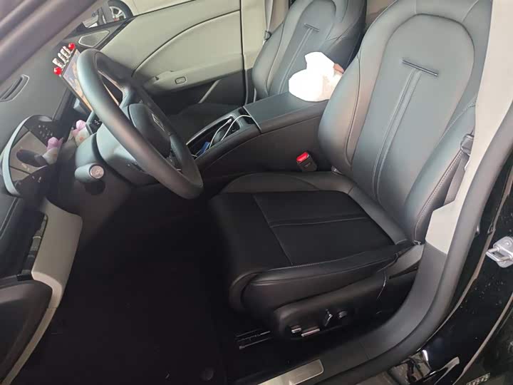 Фото 15 - Zeekr 007