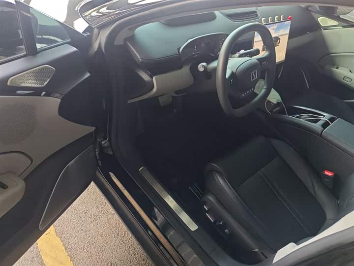 Фото 16 - Zeekr 007