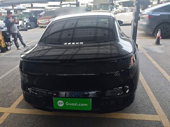 Фото 6 - Zeekr 007