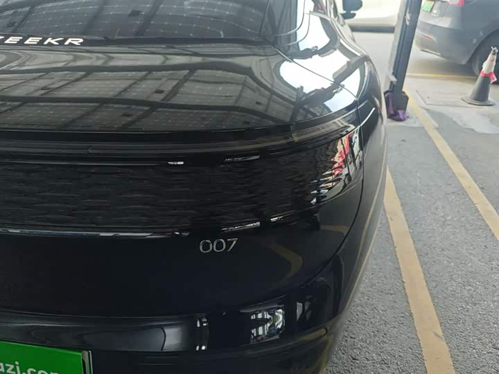 Фото 8 - Zeekr 007