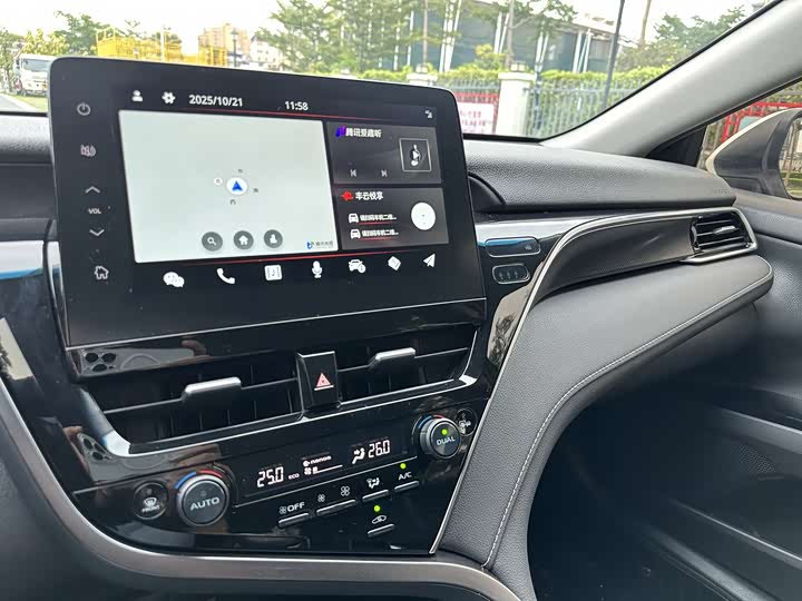 Фото 18 - Toyota Camry