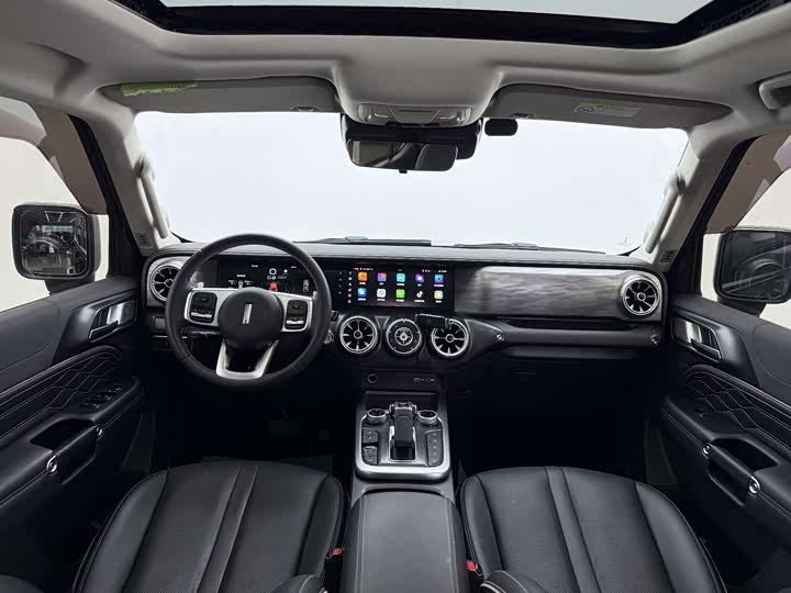 Фото 11 - Tank 300