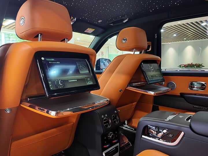 Фото 8 - Rolls-Royce Cullinan