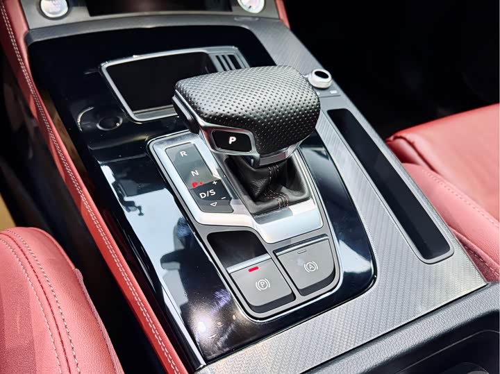 Фото 16 - Audi Q5L