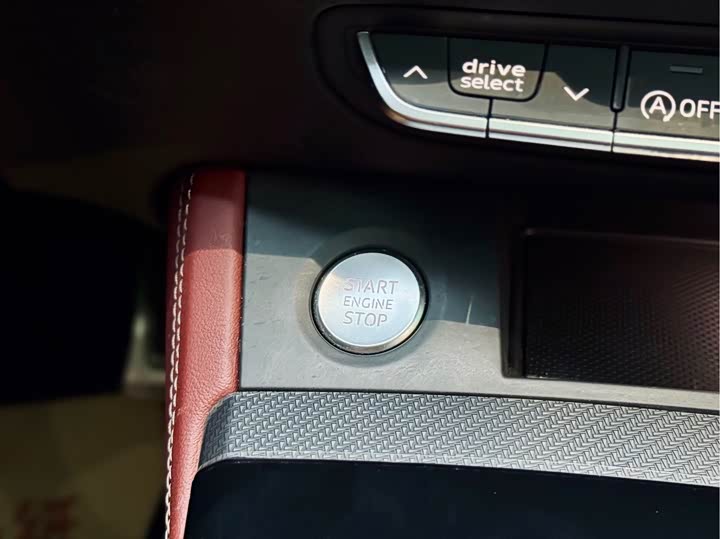 Фото 22 - Audi Q5L