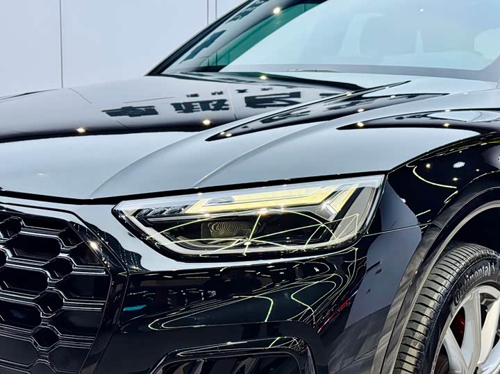 Фото 26 - Audi Q5L