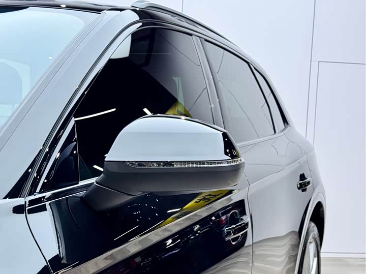 Фото 27 - Audi Q5L