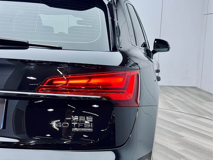 Фото 28 - Audi Q5L