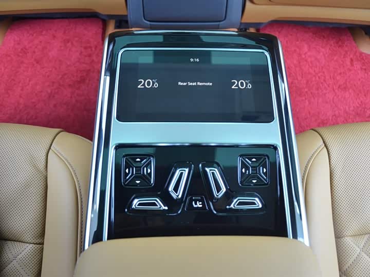 Фото 13 - Audi A8