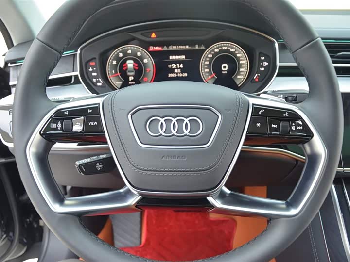 Фото 8 - Audi A8