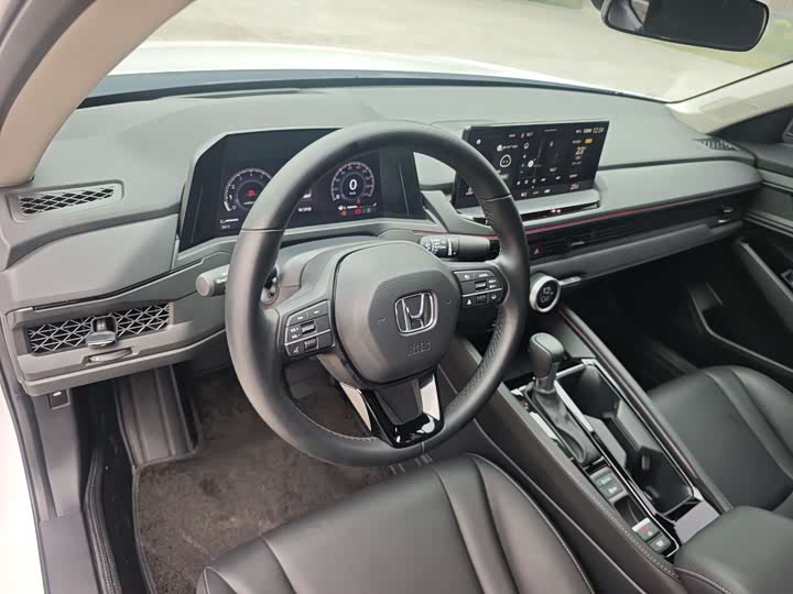 Фото 14 - Honda Accord
