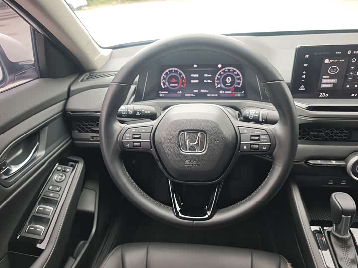 Фото 21 - Honda Accord