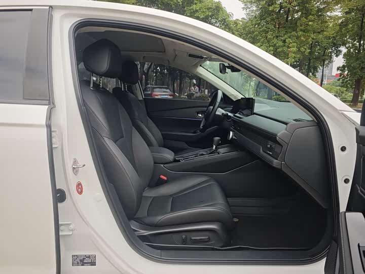 Фото 23 - Honda Accord