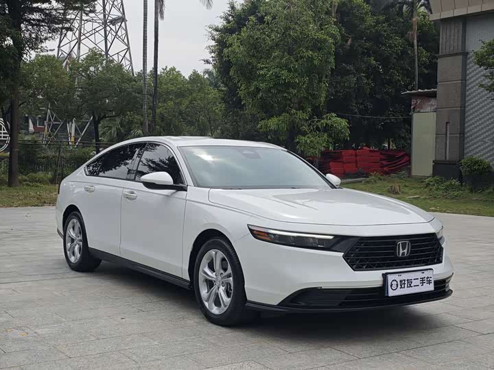 Фото 3 - Honda Accord