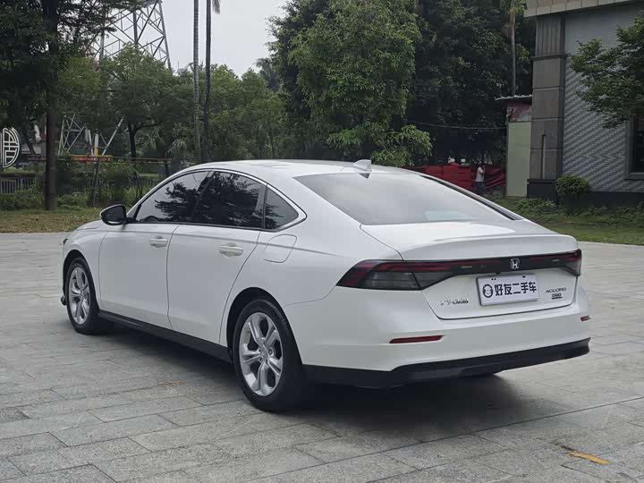 Фото 7 - Honda Accord