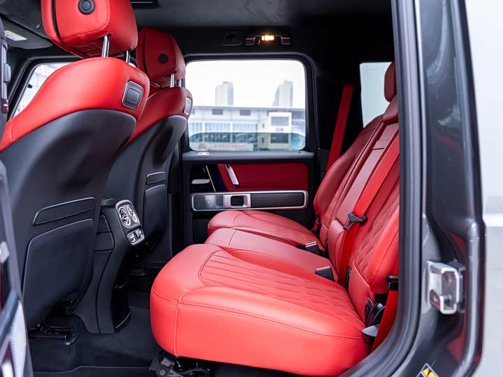 Фото 14 - Mercedes-Benz G-Class AMG