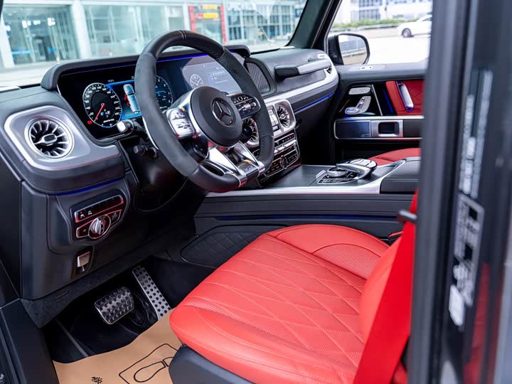 Фото 17 - Mercedes-Benz G-Class AMG