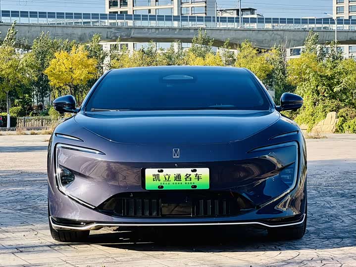 Фото 2 - Avatr 12