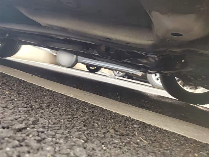 Фото 16 - Geely Vision X3