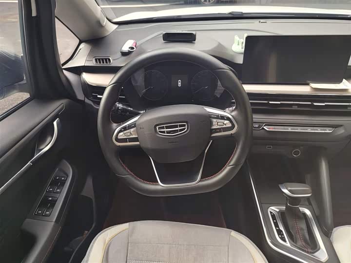 Фото 3 - Geely Vision X3