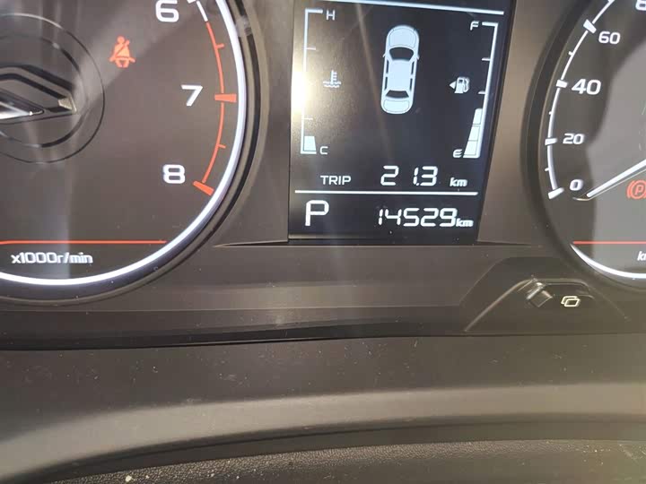 Фото 5 - Geely Vision X3