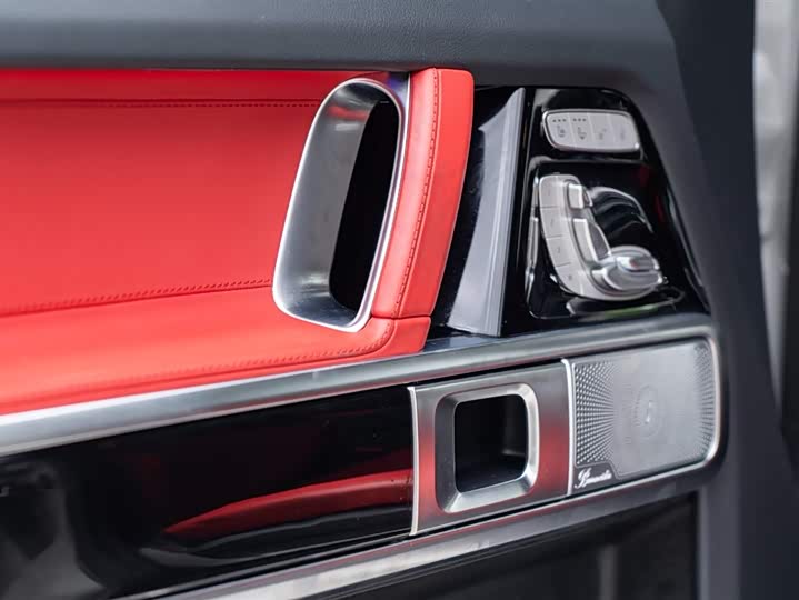 Фото 14 - Mercedes-Benz G-Class AMG