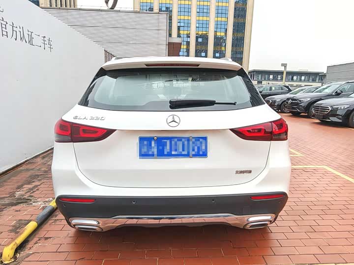 Фото 14 - Mercedes-Benz GLA-Class