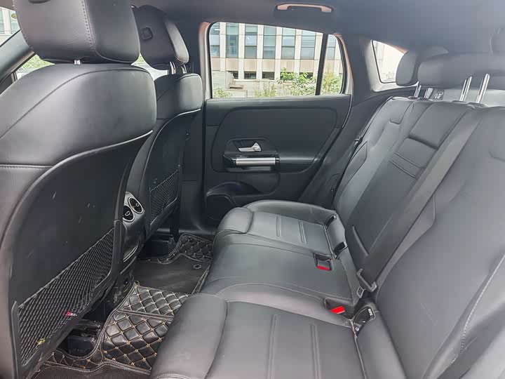 Фото 7 - Mercedes-Benz GLA-Class