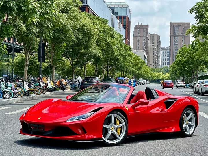 Фото 1 - Ferrari F8