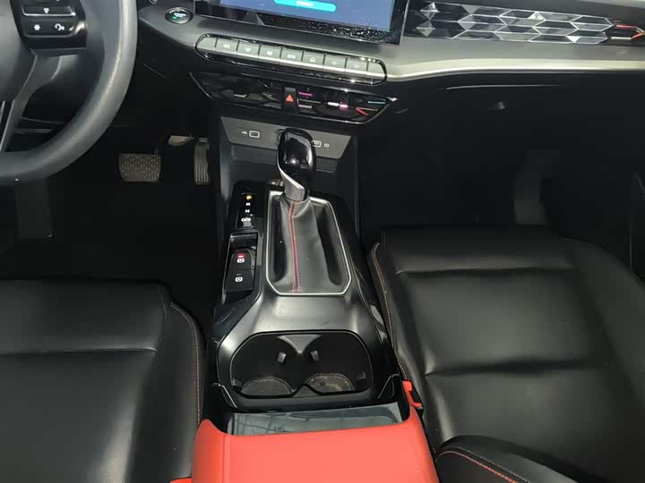 Фото 14 - MG Motor 5