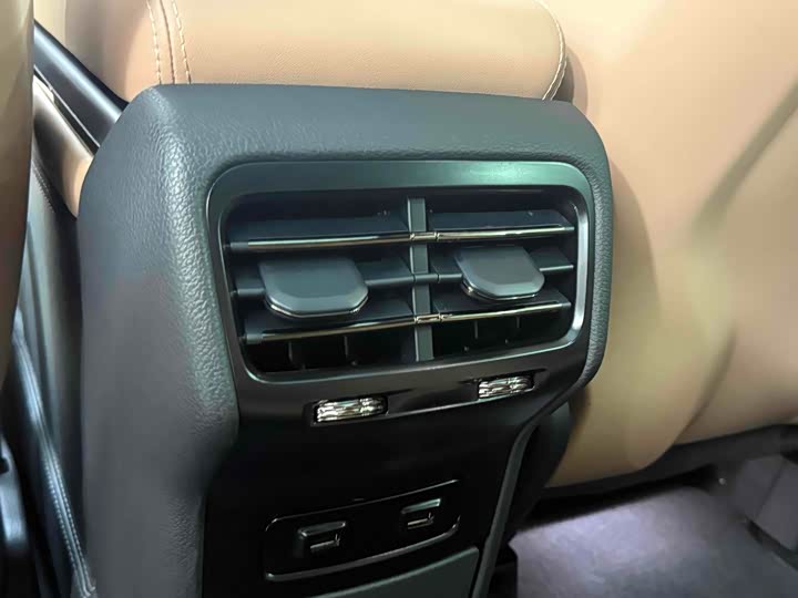 Фото 10 - Nio ES6