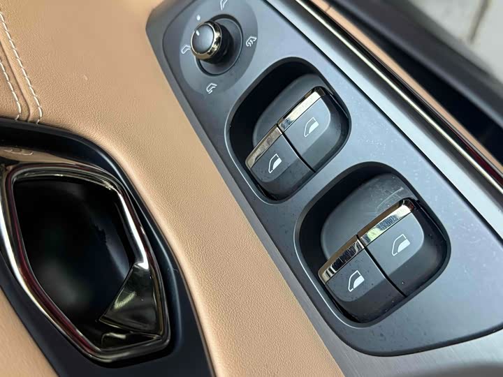 Фото 7 - Nio ES6