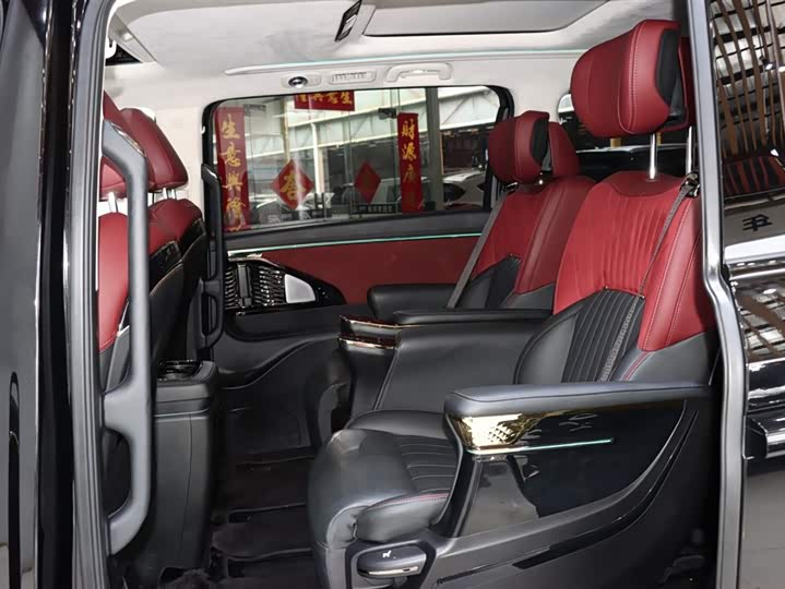 Фото 12 - GAC Trumpchi E9