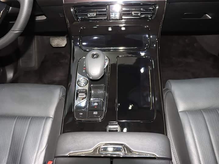 Фото 17 - GAC Trumpchi E9