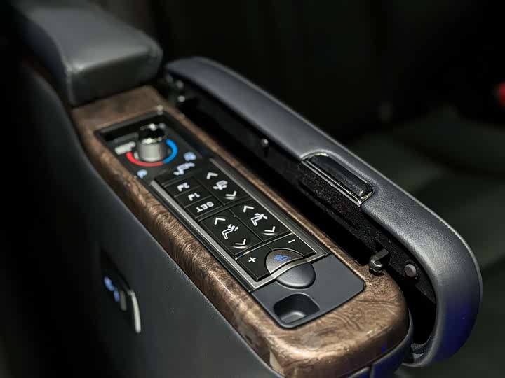 Фото 12 - Toyota Alphard