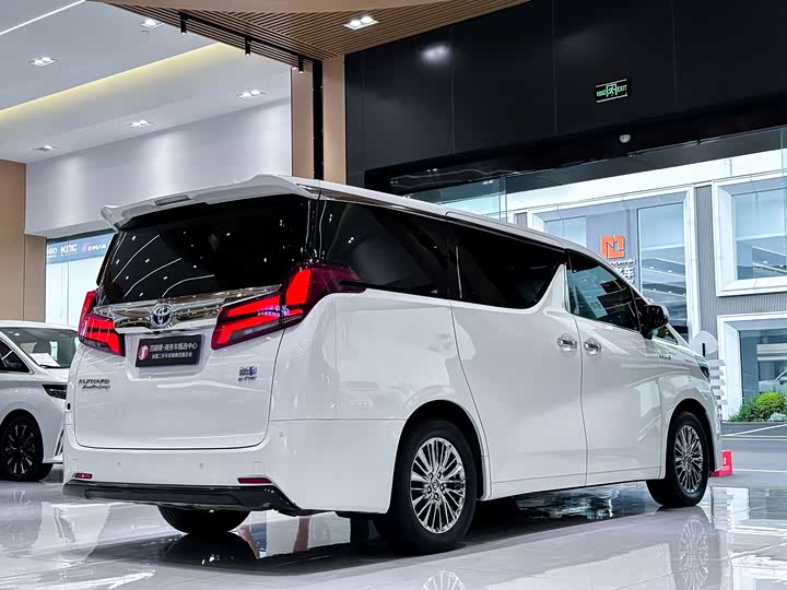 Фото 6 - Toyota Alphard