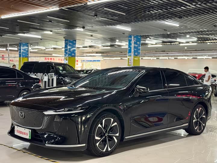 Фото 1 - Mazda EZ-6