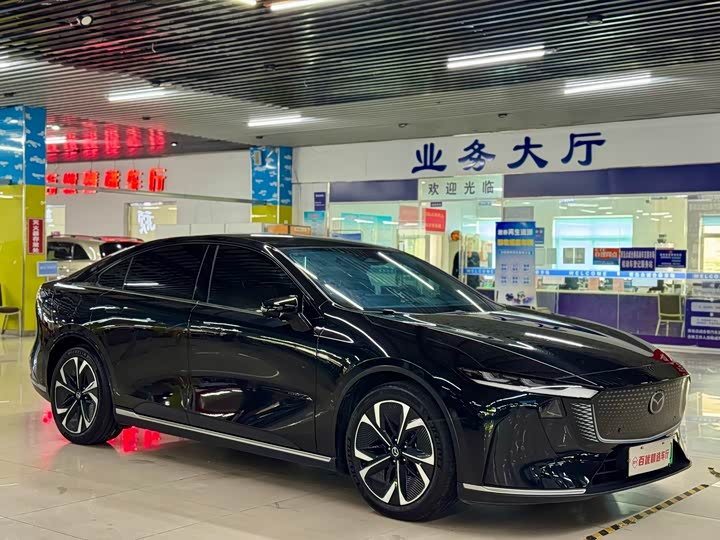 Фото 2 - Mazda EZ-6