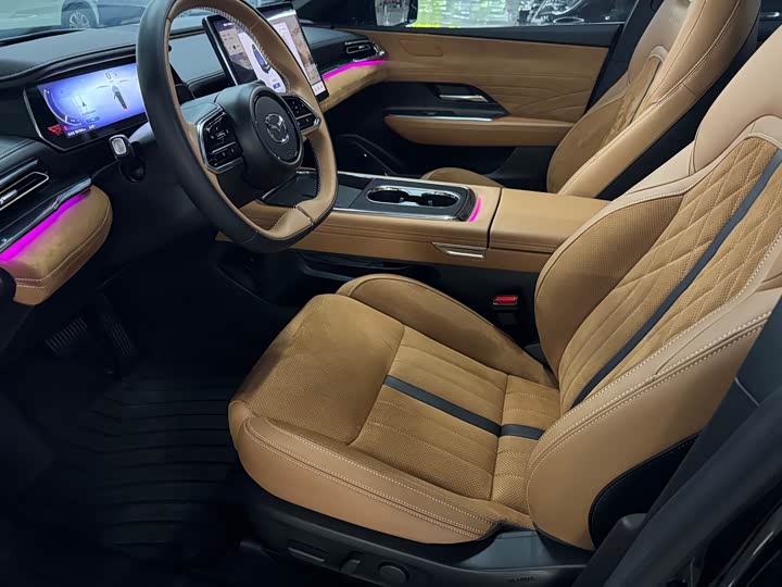 Фото 8 - Mazda EZ-6