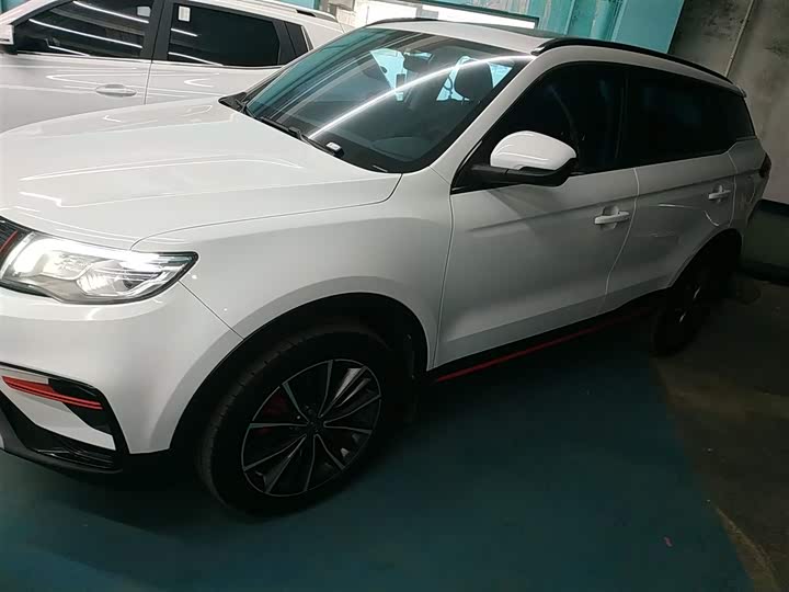 Фото 5 - Geely Atlas