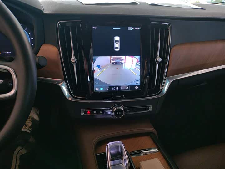 Фото 13 - Volvo S90