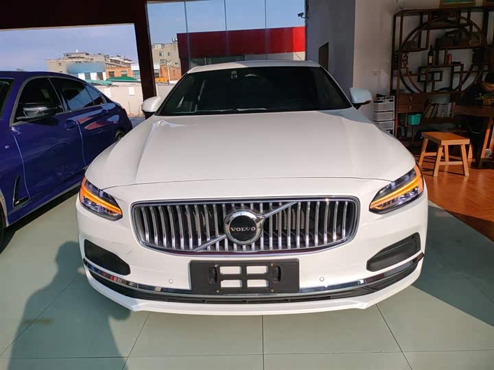 Фото 3 - Volvo S90